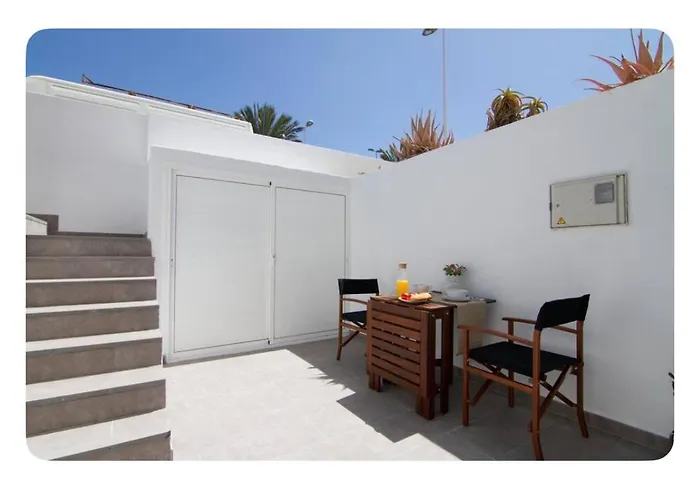 Charming 5 Min Walking From 아파트